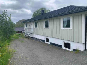 Leilighet med balkong og havutsikt på Napp.